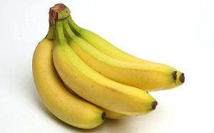 dtct Bananas  PHOTOGRAPH BY DANIEL JONES 2005  TELEPHONE: 07815 853503